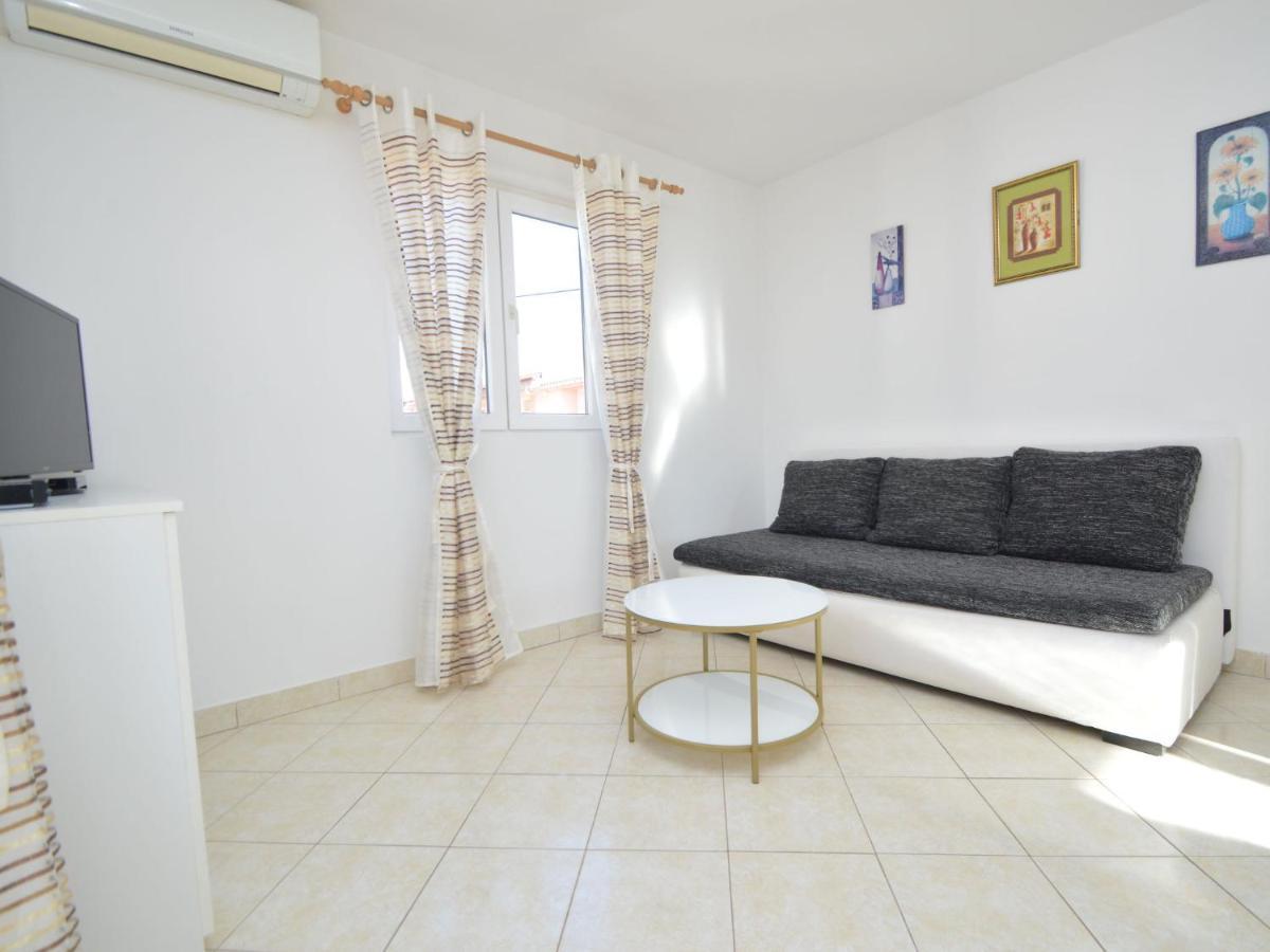 Apartment Ena By Interhome Brodarica  Kültér fotó